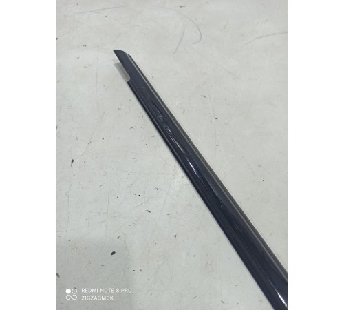 Уплотнитель стекла (задний правый внутренний)