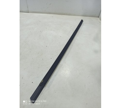 Уплотнитель стекла (задний правый внутренний)