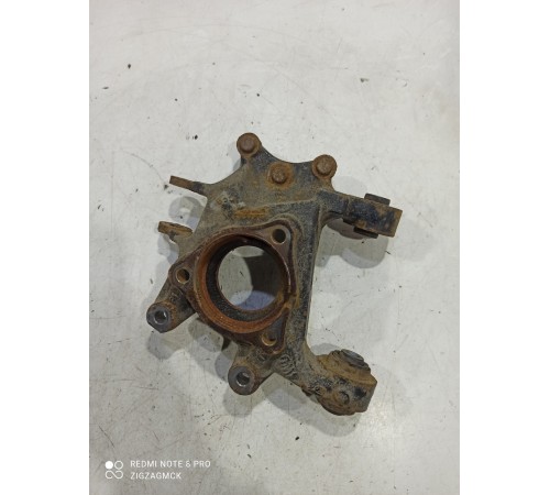 Кулак поворотный(задний правый)