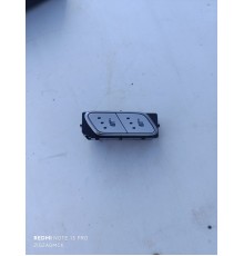 Кнопки подогрева заднего ряда сидений