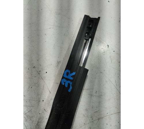 Уплотнитель стекла (задний правый наружный)