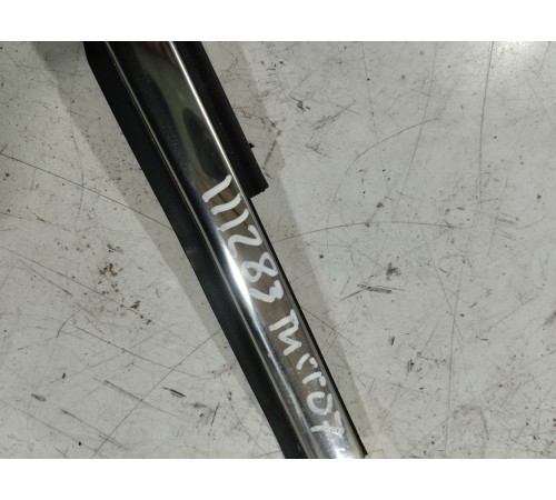 Уплотнитель стекла (задний правый наружный)