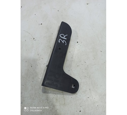 Кронштейн обшивки багажника задний правый