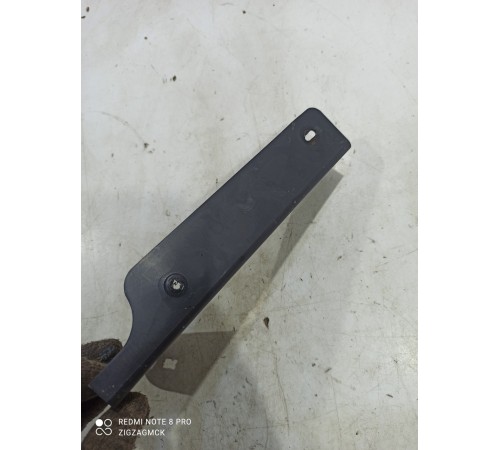 Кронштейн обшивки багажника задний правый