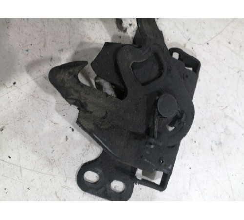 Замок капота