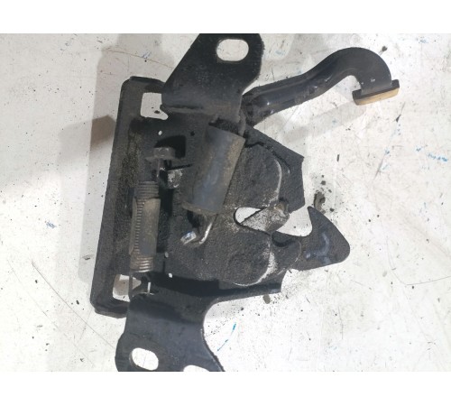 Замок капота