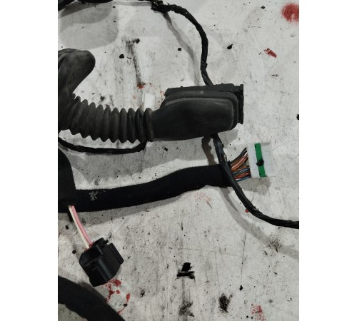 Электропроводка двери (передняя правая)