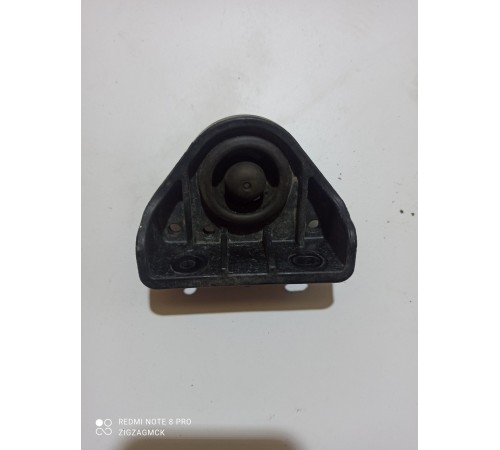 Кронштейн радиатора правый