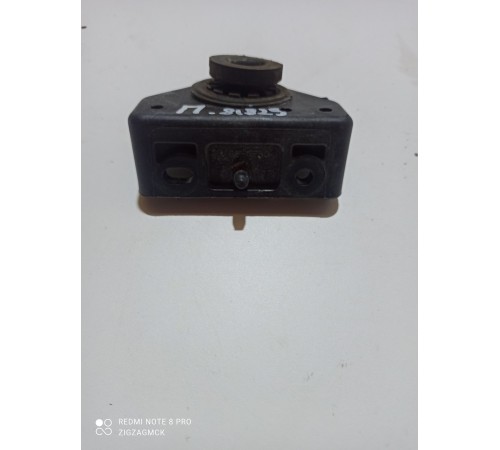 Кронштейн радиатора правый