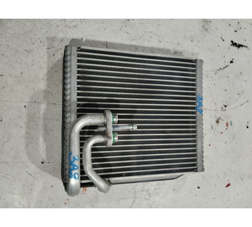 Радиатор кондиционера задний