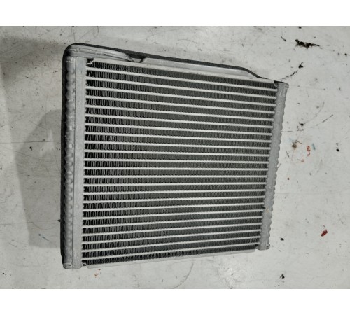 Радиатор кондиционера задний