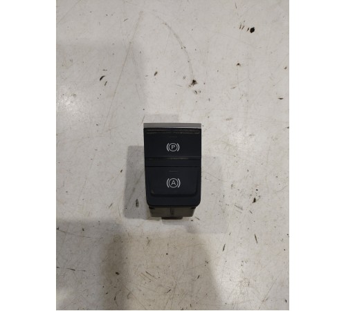 Кнопка стояночного тормоза