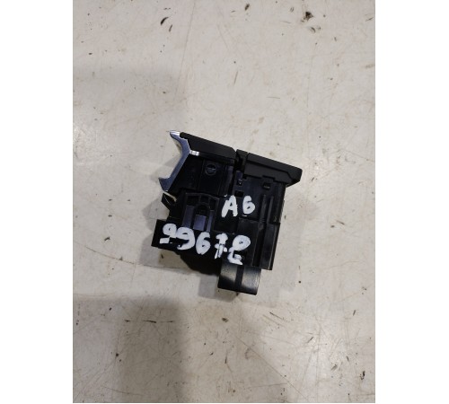 Кнопка стояночного тормоза