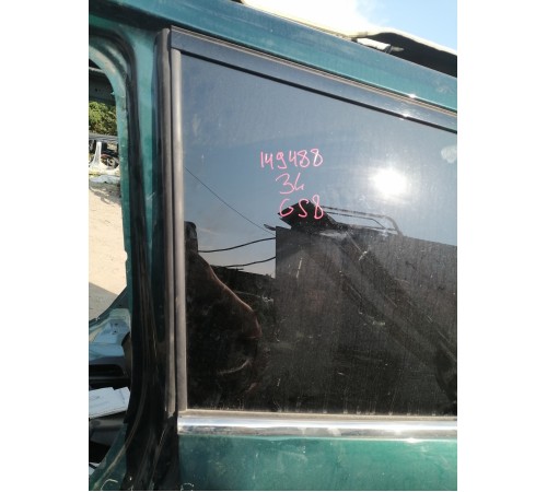 Стекло кузова левое глухое, форточка