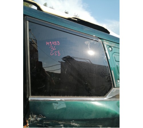 Стекло кузова левое глухое, форточка