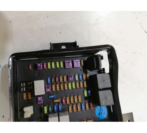 Блок реле и предохранителей салонный