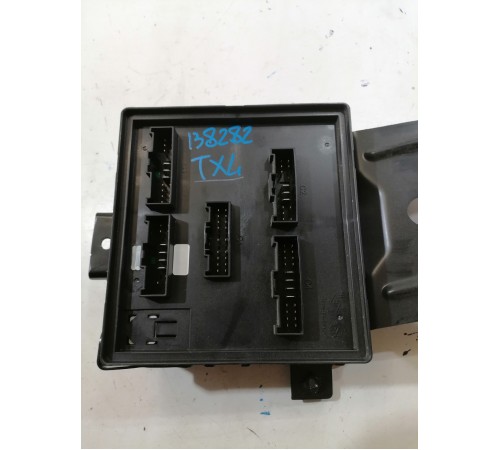 Блок реле и предохранителей салонный