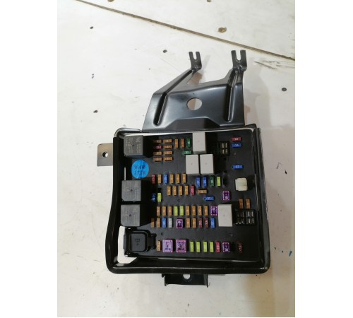 Блок реле и предохранителей салонный