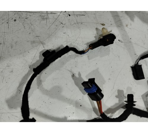 Электропроводка двери (передняя правая)