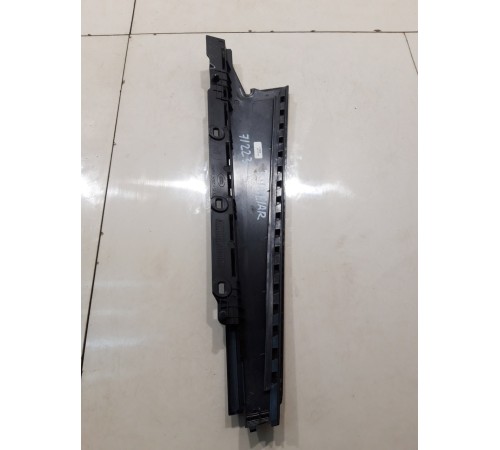 Накладка задней правой двери наружня