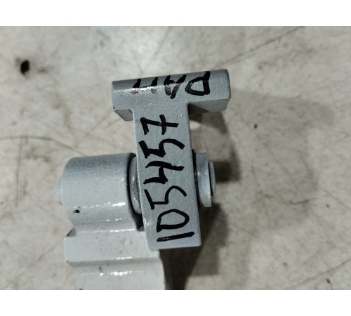 Петля двери(задняя правая верхняя)