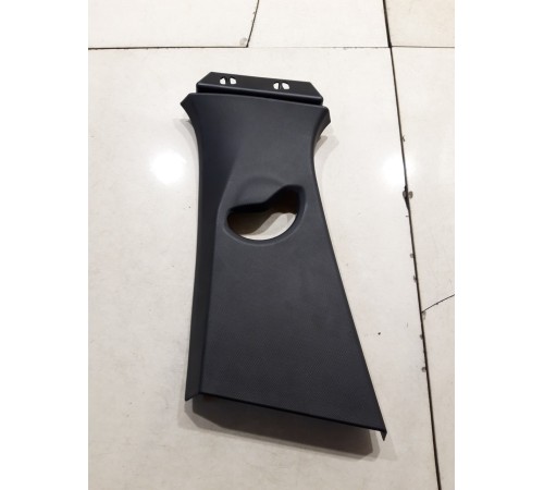 Обшивка центральной стойки(левая верхняя)