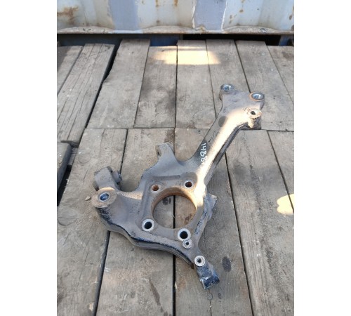 Кулак поворотный задний правый