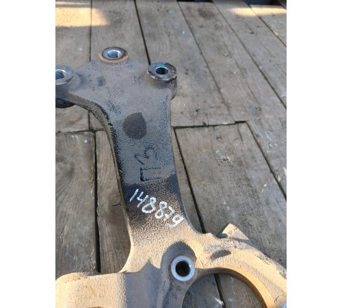 Кулак поворотный задний правый