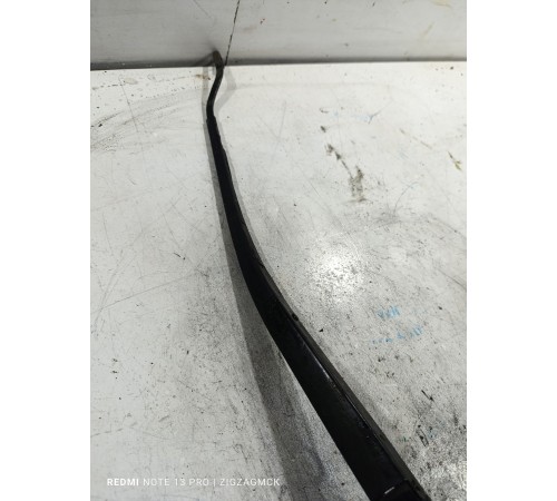 Поводок стеклоочистителя правый