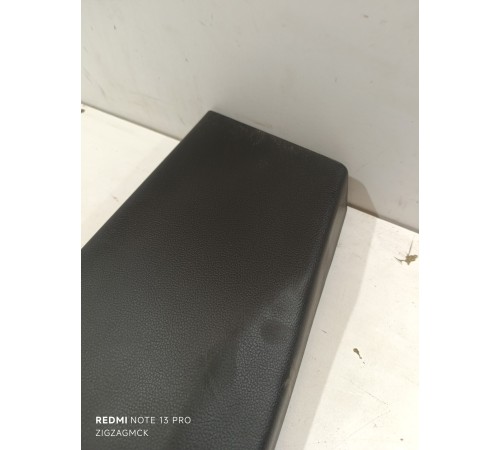 Обшивка центральной стойки нижняя левая