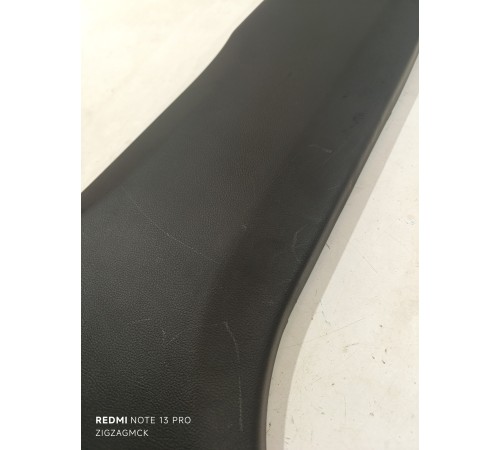 Обшивка центральной стойки нижняя левая