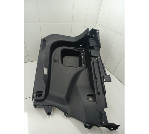 Обшивка багажника задняя правая