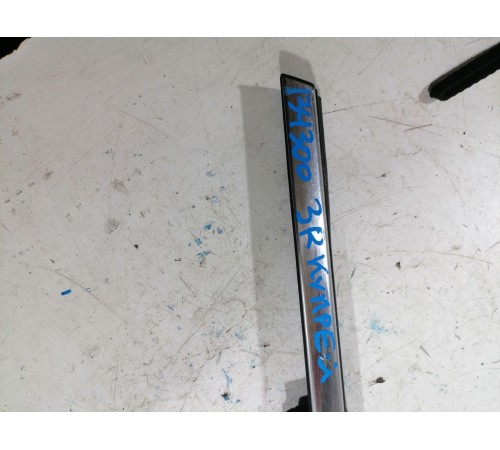 Уплотнитель стекла задний правый наружный