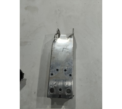 Кронштейн(крепление) Усилителя переднего бампера верхний