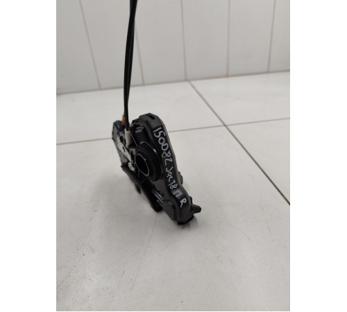 Замок двери передний правый