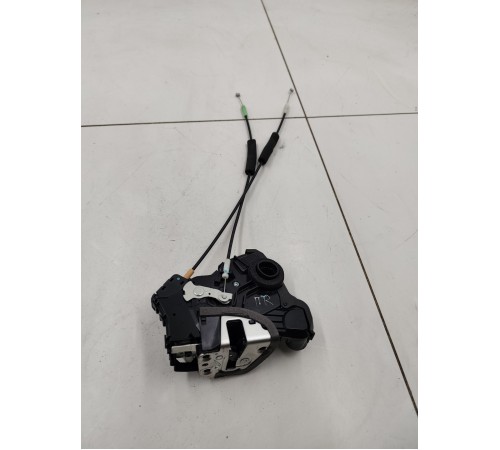 Замок двери передний правый