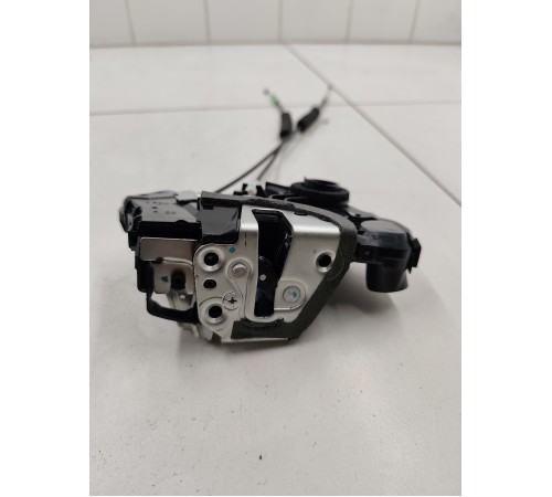 Замок двери передний правый