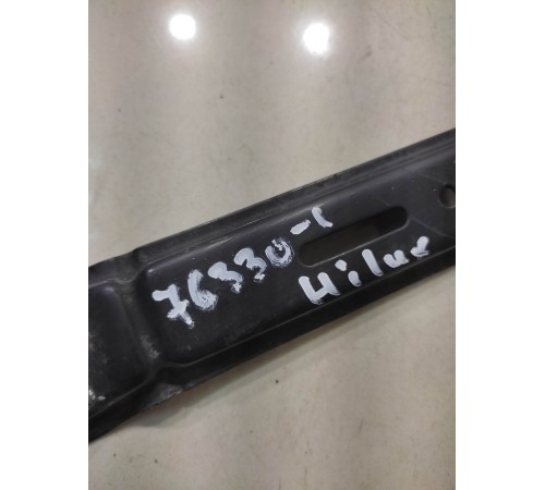 крепеж радиатора (верхний)