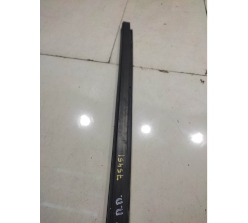 Уплотнитель стекла (передний, правый, внешний)