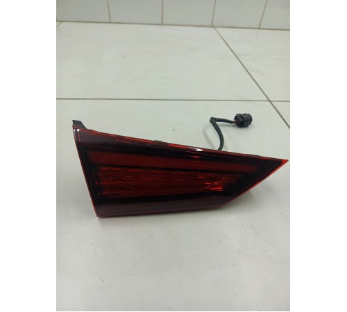 Фонарь крышки багажника левый внутренний