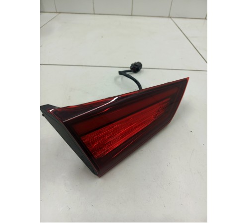 Фонарь крышки багажника левый внутренний