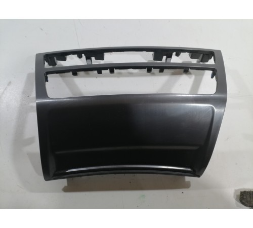 Панель рамка магнитолы