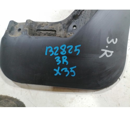 Брызговик задний правый