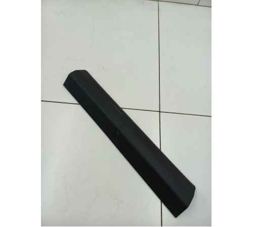 Накладка порога передняя правая