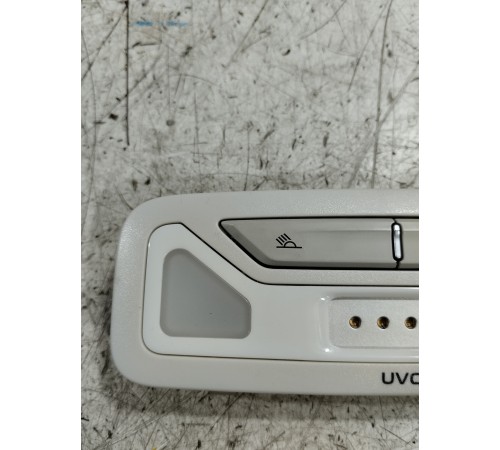 Плафон внутреннего освещения салона задний