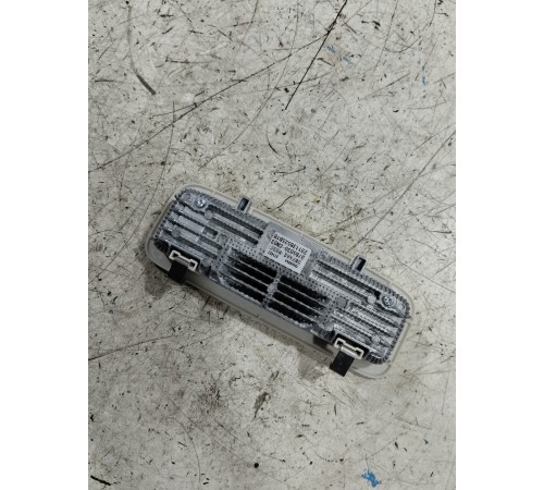 Плафон внутреннего освещения салона задний