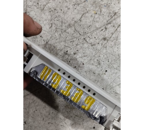 Плафон внутреннего освещения салона задний