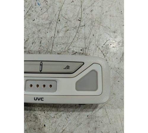 Плафон внутреннего освещения салона задний