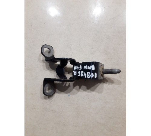 Петля крышки багажника(правая)