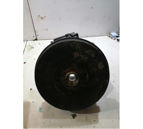 Кулак задний левый